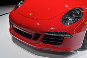 Salonul Auto de la Los Angeles 2014: Porsche 911 Carrera si Cayenne GTS