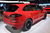 Salonul Auto de la Los Angeles 2014: Porsche 911 Carrera si Cayenne GTS