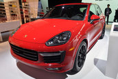 Salonul Auto de la Los Angeles 2014: Porsche 911 Carrera si Cayenne GTS