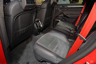 Salonul Auto de la Los Angeles 2014: Porsche 911 Carrera si Cayenne GTS