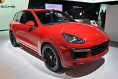 Salonul Auto de la Los Angeles 2014: Porsche 911 Carrera si Cayenne GTS