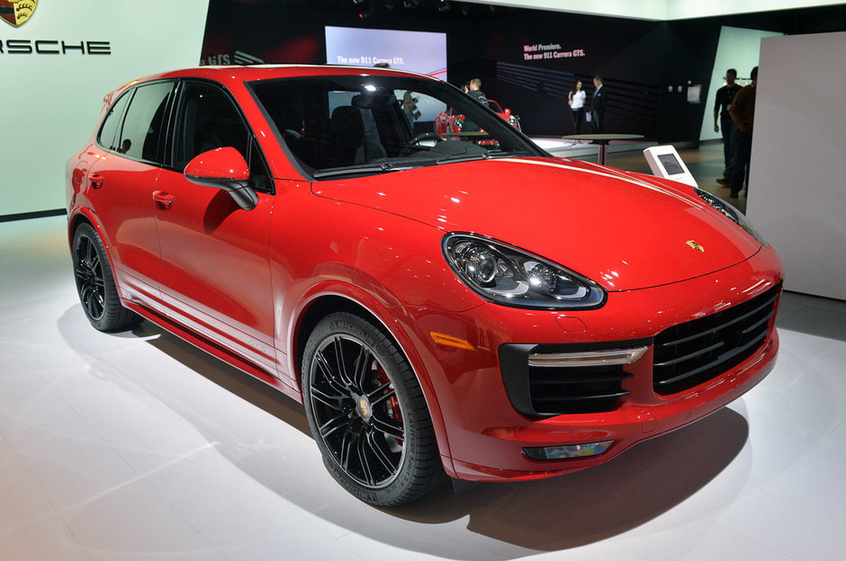 Salonul Auto de la Los Angeles 2014: Porsche 911 Carrera si Cayenne GTS