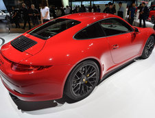 Salonul Auto de la Los Angeles 2014: Porsche 911 Carrera si Cayenne GTS