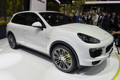 Salonul Auto de la Paris 2014: Porsche Cayenne S E-Hybrid
