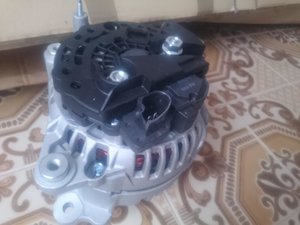 Salut am o problemă cu alternatorul pe un touran 1.6 77kw105c 2011....de ce nu încarcă cu cel nou 03L903023?