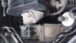 Salut. Am un citroen c4 și s-a desprins în o parte tamponul suport motor de partea cu distribuția ce se poate întâmpla?