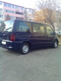 salut..am un logan van si vreau sa-l schimb ce ar trebui sa aleg intre vito trafic sau vivaro?