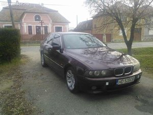 salut baieti . vreau niste pareri de la cunoscatori bmw 318is sau 520 "94 ? diferente de taxe,intretinere , consum etc ?