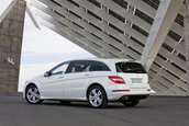 Salvati balenele: Facelift pentru Mercedes R-Class