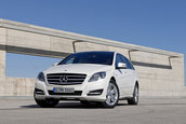 Salvati balenele: Facelift pentru Mercedes R-Class