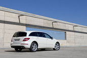 Salvati balenele: Facelift pentru Mercedes R-Class