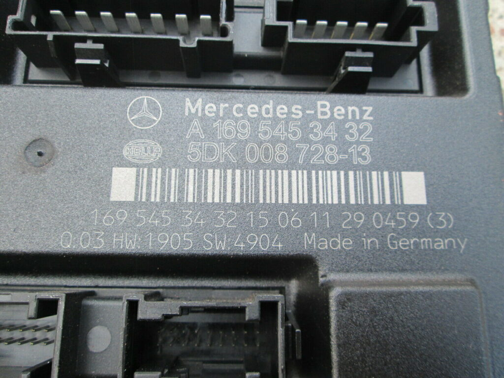 SAM Panou sigurante HELLA MERCEDES-BENZ W169 A 169 545 34 32 / A1695453432 / 5DK 008 728-13 / 5DK 008 728 13 / 5DK00872813A 169 545 34 32 / A1695453432 / 5DK 008 728-13 / 5DK 008 728 13 / 5DK00872813