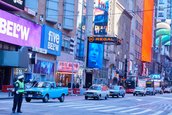 Sapte Dacii clasice au facut turul orasului New York de Ziua Nationala a Romaniei