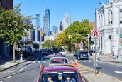Sapte Dacii clasice au facut turul orasului New York de Ziua Nationala a Romaniei