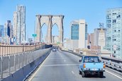 Sapte Dacii clasice au facut turul orasului New York de Ziua Nationala a Romaniei