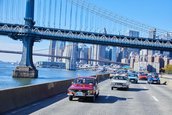 Sapte Dacii clasice au facut turul orasului New York de Ziua Nationala a Romaniei