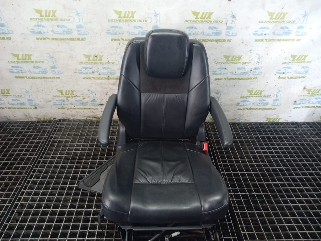 Scaun bancheta spate Chrysler Voyager 5 [2007 - 2011] 2.8 crdi vm64c