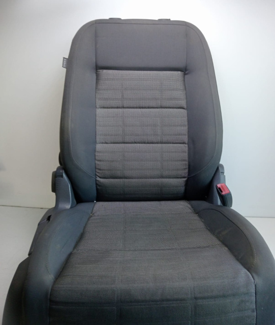 Scaun dreapta fata 1K4881106GA Volkswagen VW Touran