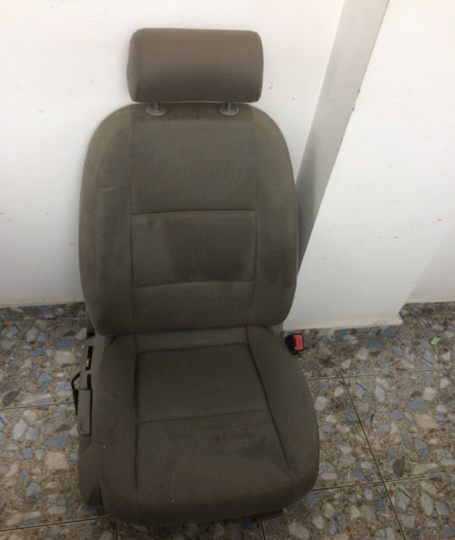 Scaun dreapta fata Audi A4 B7 [2004 - 2008] Avant wagon 5-usi 2.0 multitronic (131 hp) 2.0 - ALT