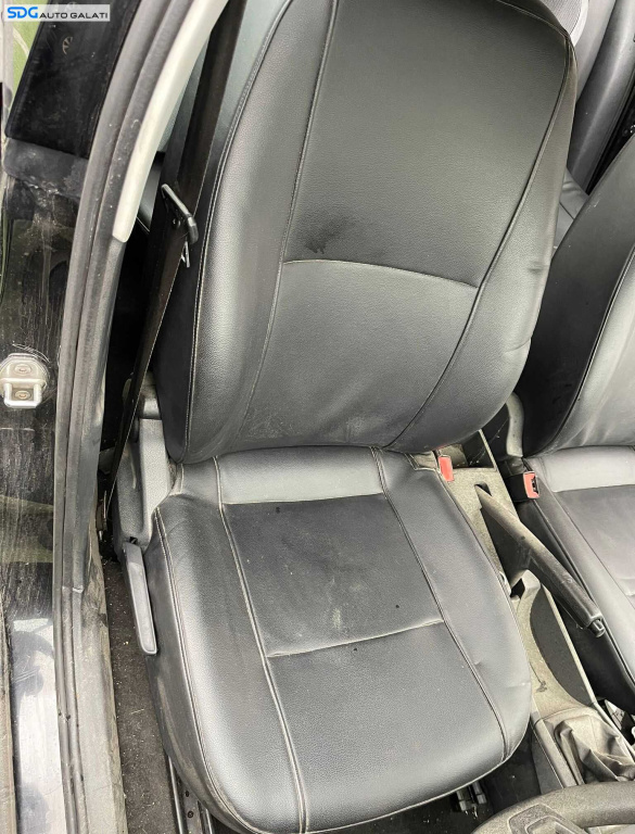 Scaun Dreapta Fata Pasager Retapitat Vinilin Fara Incalzire Skoda Rapid 2012 - 2022 [C1597]