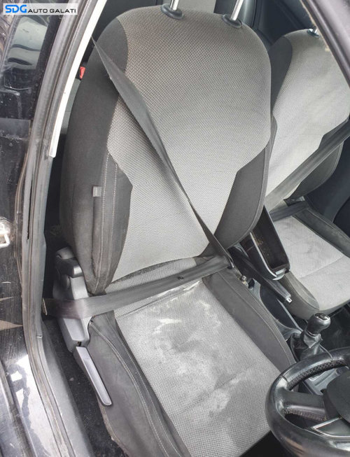 Scaun Dreapta Fata Pasager Textil Fara Incalzire Skoda Rapid 2012 - 2017