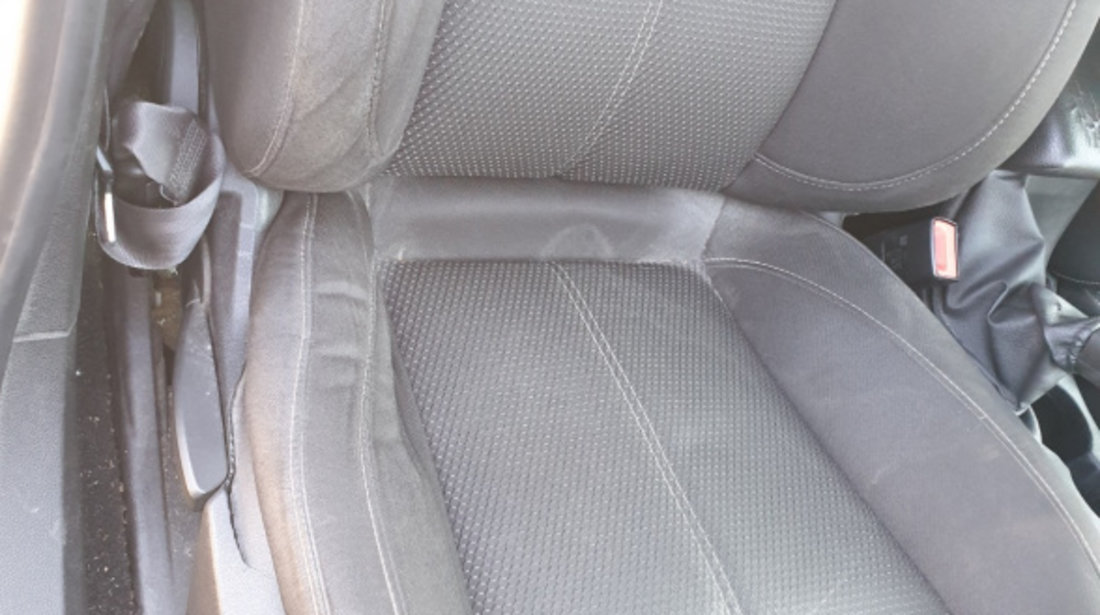 Scaun Dreapta Fata Pasager Textil Fara Incalzire Opel Astra J 2009 - 2015 [C3200]