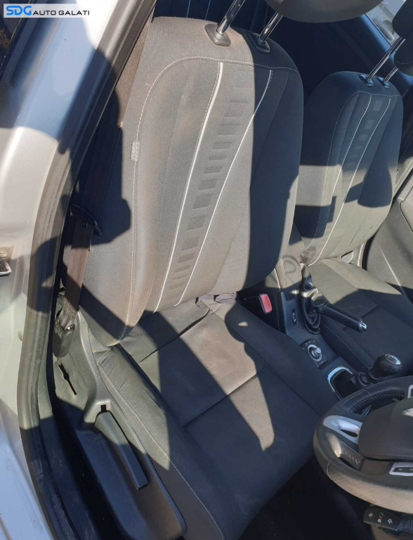 Scaun Dreapta Fata Pasager Textil Fara Incalzire Renault Megane 3 2008 - 2015 [C1641]