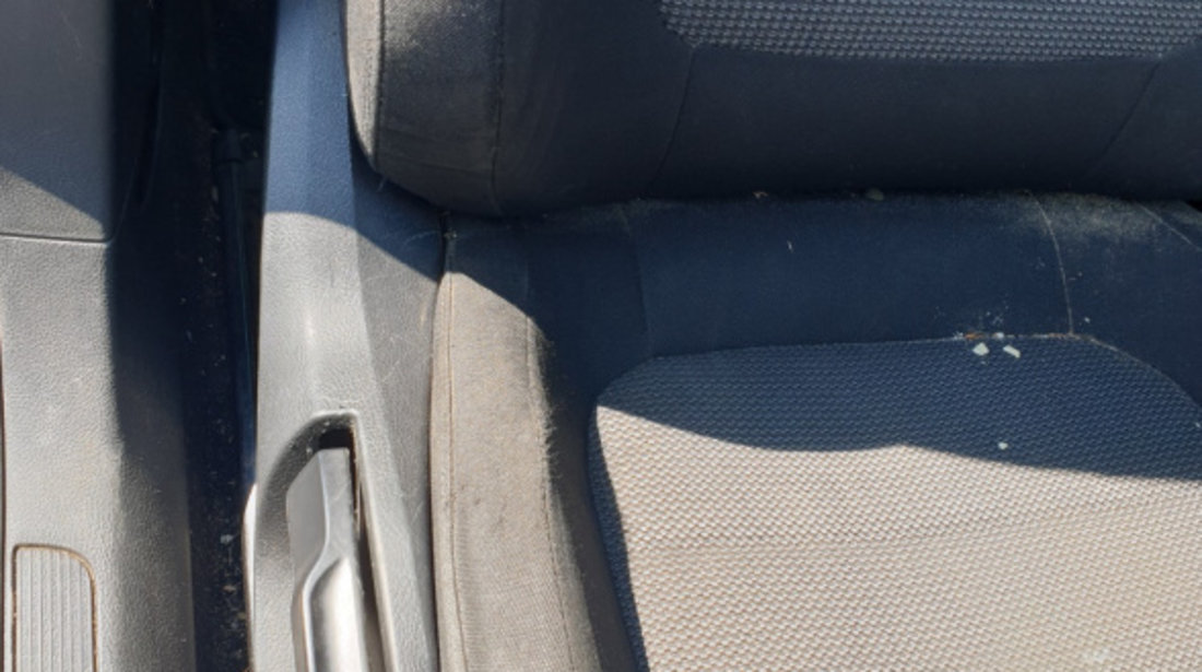 Scaun Dreapta Fata Pasager Textil Fara Incalzire Volkswagen Passat B7 Break Variant Combi 2010 - 2015