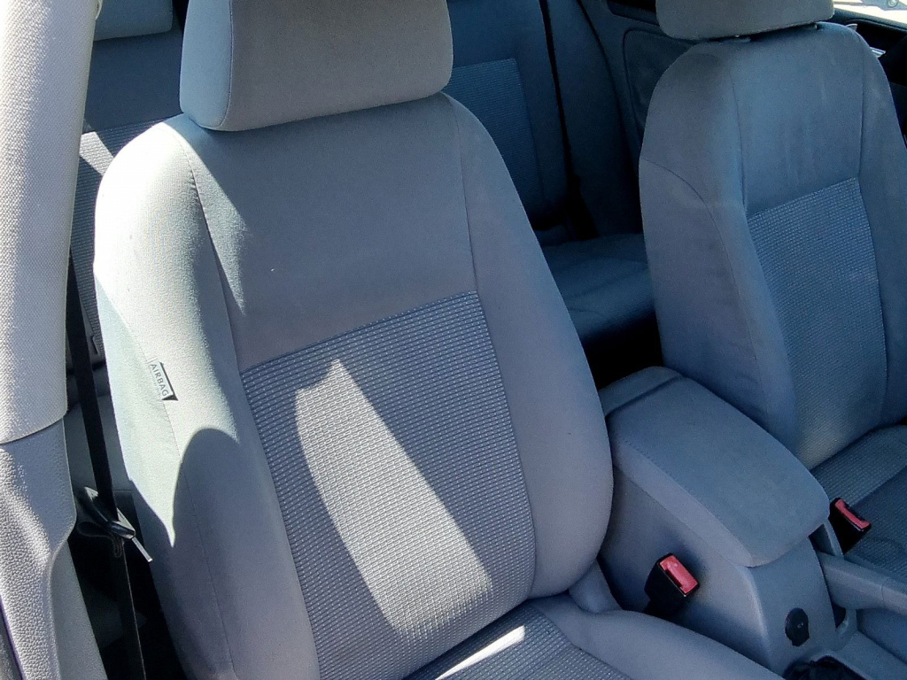 Scaun dreapta fata Volkswagen Golf 5 Variant (1K5) [Fabr 2007-2009] 1.9 TDI BLS 77 KW / 105 CP