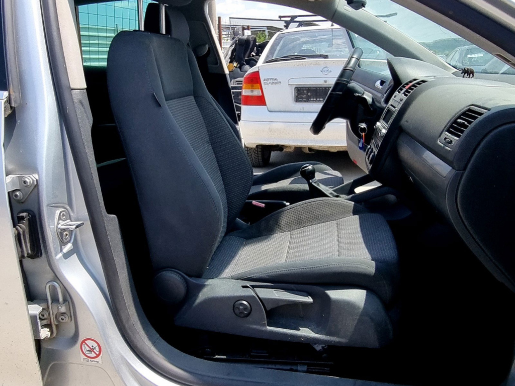 Scaun dreapta fata Volkswagen Jetta 3 (1K2) [Fabr 2005-2010] 1.9 TDI BXE 77KW / 105CP