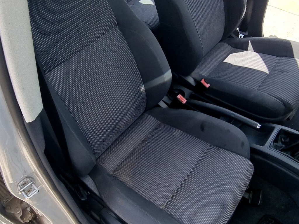 Scaun dreapta fata Volkswagen Polo (9N) [Fabr 2001-2008] 1.2 Benz AZQ 47KW / 64CP