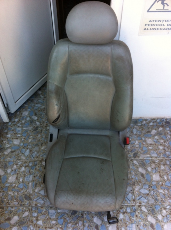 Scaun dreapta Mercedes-Benz C-Class W203/S203/CL203 [facelift] [2004 - 2007] wagon 5-usi C220 CDI AT (150 hp) T-Model (S203)