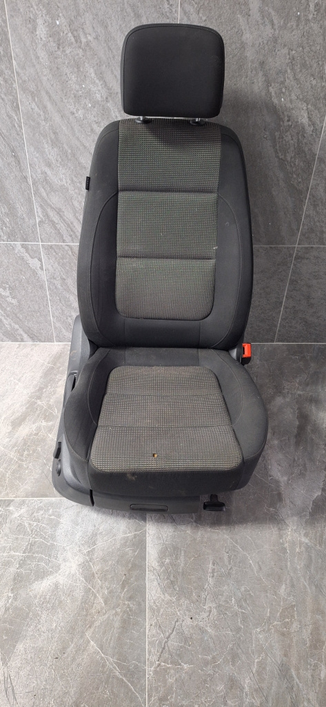 Scaun fata dreapta Volkswagen Sharan (2010-2020) [7N] 2.0 Motorina 2012, -