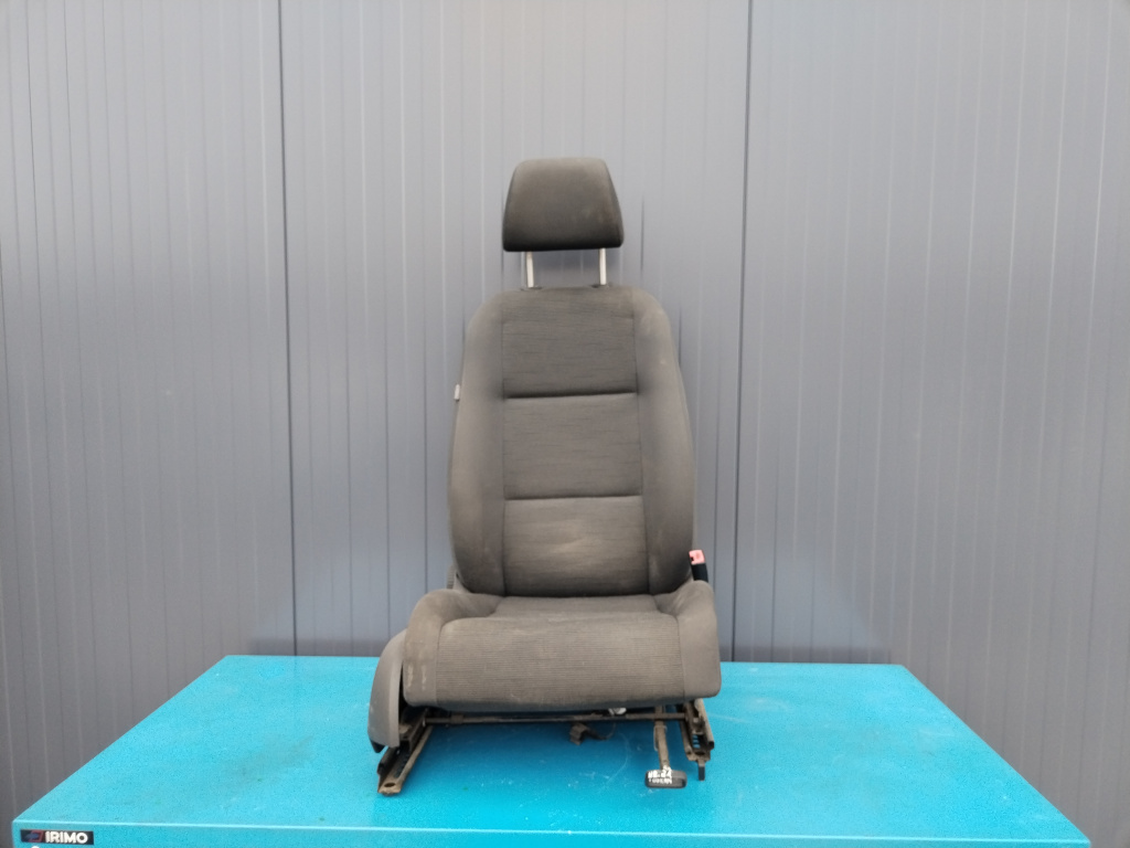 Scaun fata Volkswagen Touran facelift (2006-2010) 2.0 Motorina 2007, DREAPTA FATA
