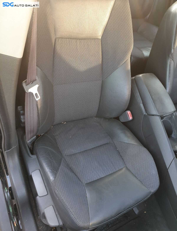 Scaun Pasager Dreapta Fata Semi Piele Fara Incalzire Volvo S60 2000 - 2009