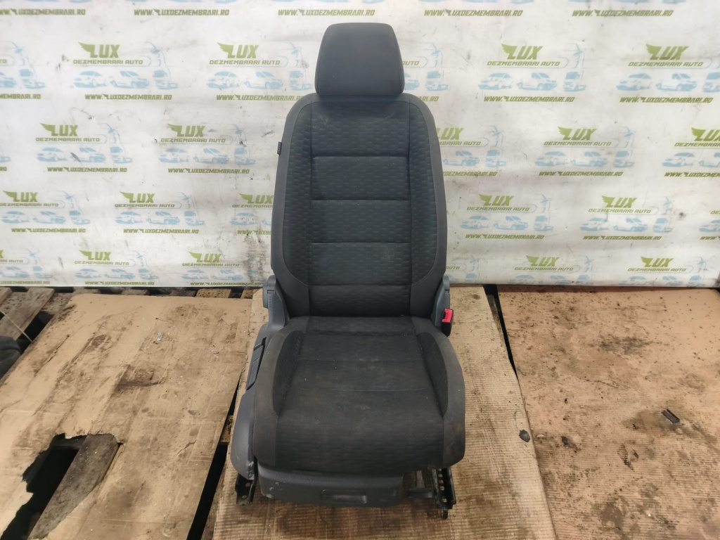 Scaun pasager dreapta fata Volkswagen VW Touran [facelift] [2006 - 2010] 2.0 TDI BMM