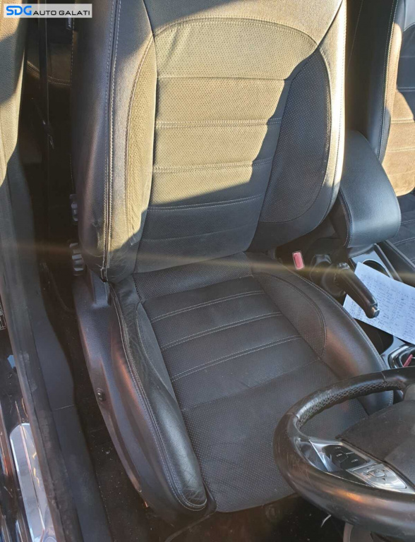 Scaun Semi Piele Semi Electric Textil cu Incalzire Dreapta Fata Ford Mondeo Mk4 2007 - 2014 [C9381]