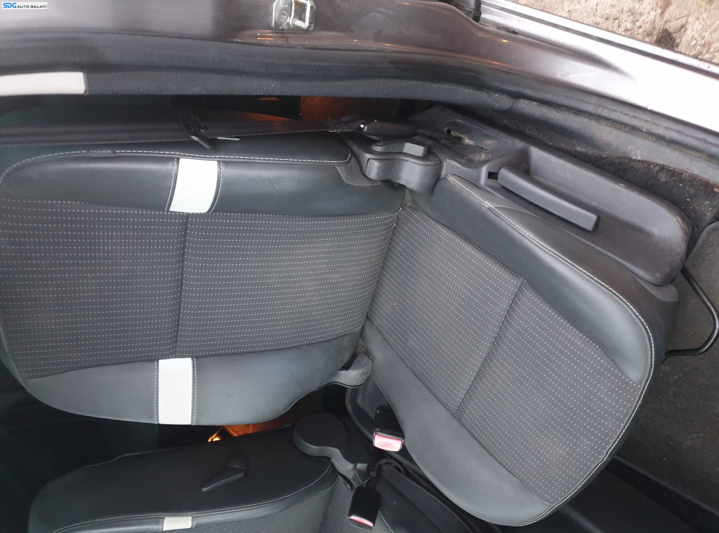 Scaun Semi Piele Textil Fara Incalzire Stanga Fata Renault Scenic 3 2009 - 2016 [K0525] [K0527]