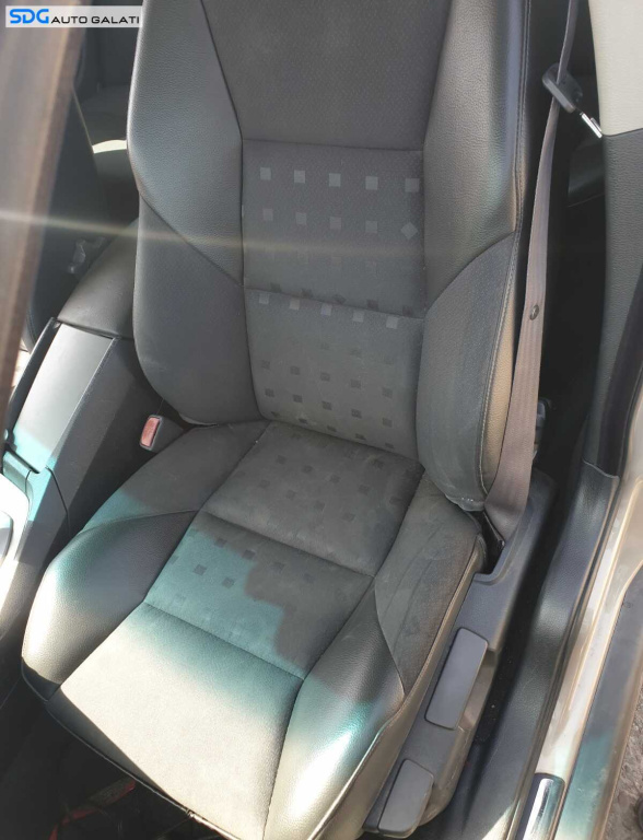 Scaun Sofer Stanga Fata Semi Piele cu Incalzire Volvo S60 2000 - 2009