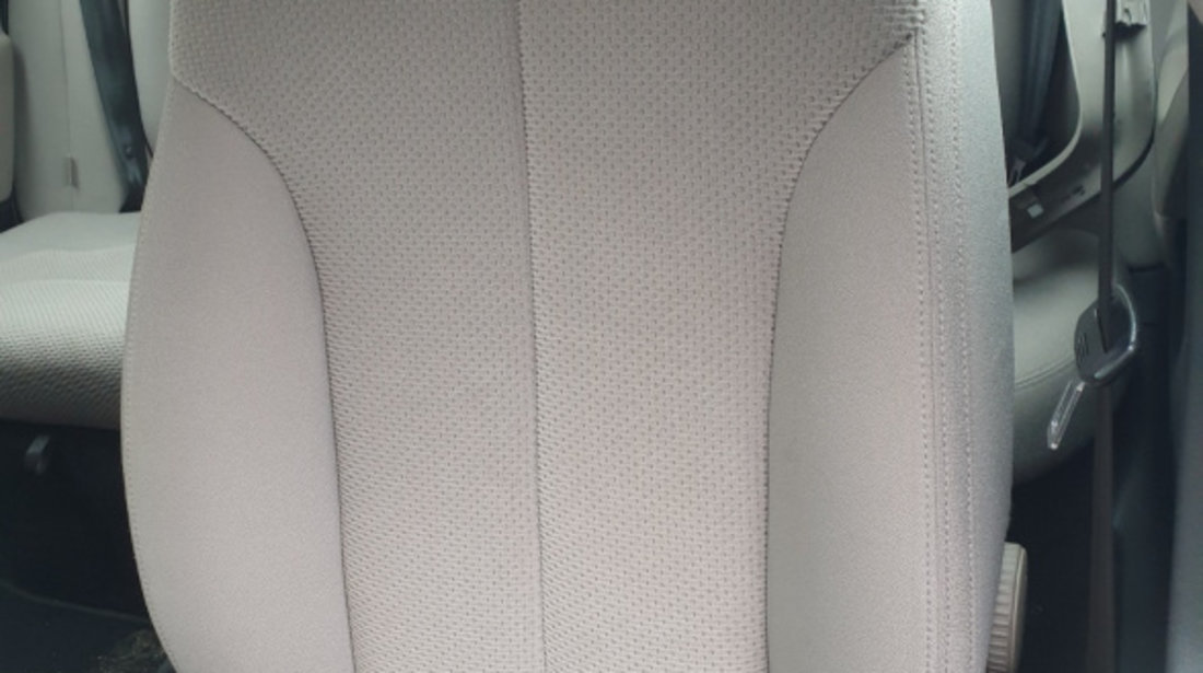 Scaun Textil Crem cu Incalzire Stanga Fata Sofer Volkswagen Passat B6 2005 - 2010