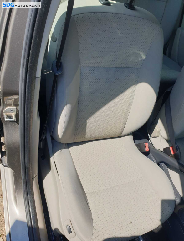 Scaun Textil Dreapta Fata Pasager cu Incalzire Renault Clio 3 2005 - 2014 [C3700]