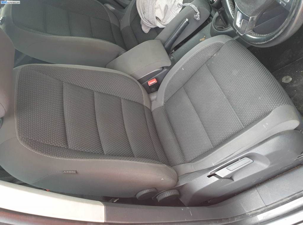Scaun Textil Dreapta Fata Pasager Fara Incalzire Volkswagen Touran 1T3 2010 - 2015 [K5537]