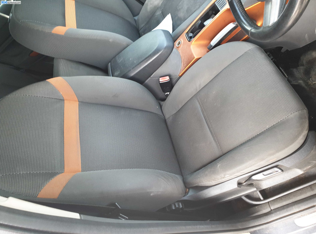 Scaun Textil Dreapta Manual cu Uzura Ford Kuga 1 2008 - 2013 [K6556] [K6557]