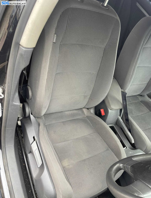 Scaun Textil Fara Incalzire Dreapta Fata Pasager Volkswagen Golf 5 2004 - 2008