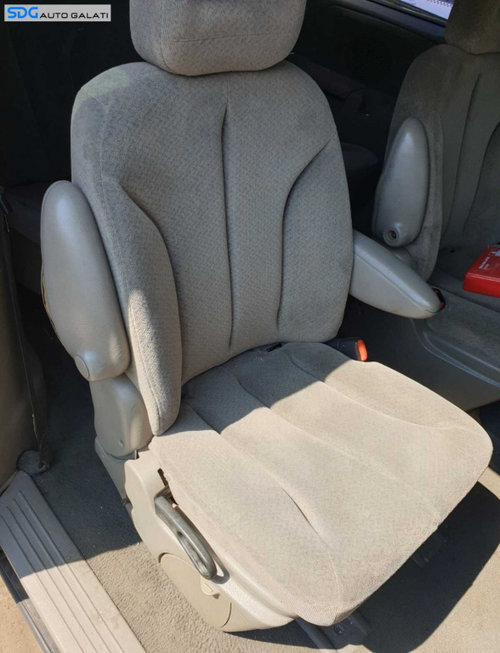 Scaun Textil Fara Incalzire Dreapta Spate Randul 2 Chrysler Voyager IV 2001 - 2008 [K0017]