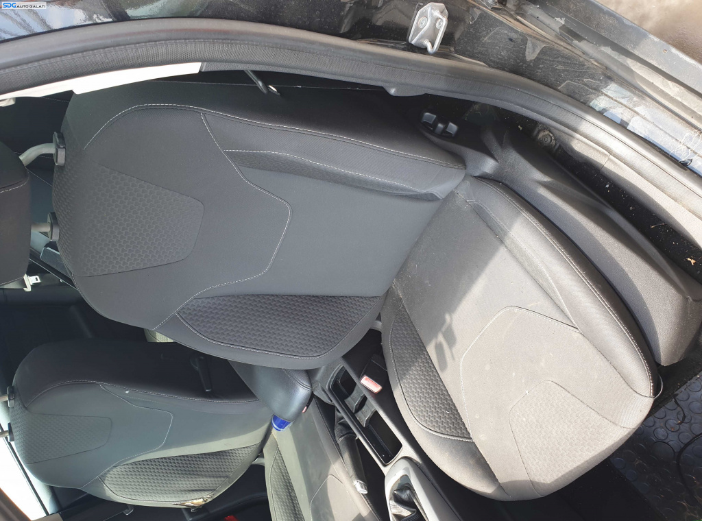 Scaun Textil Fara Incalzire Stanga Fata Manual Fara Reglaj Inaltime Ford Focus 3 2010 - 2018 [K6426]
