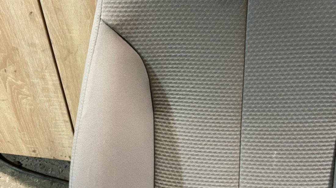 Scaun Textil Gri Dreapta Fata Pasager Volkswagen Passat B6 2005 - 2010 [X2874]