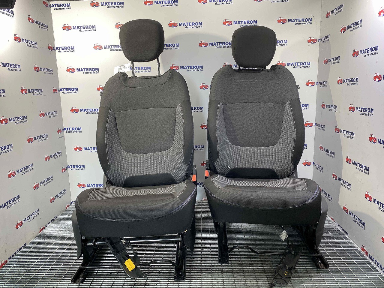 SCAUNE AUTO RENAULT CAPTUR - - (2013 2016)