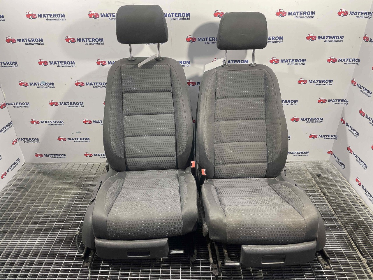 SCAUNE AUTO VW TOURAN - - (2003 2007)