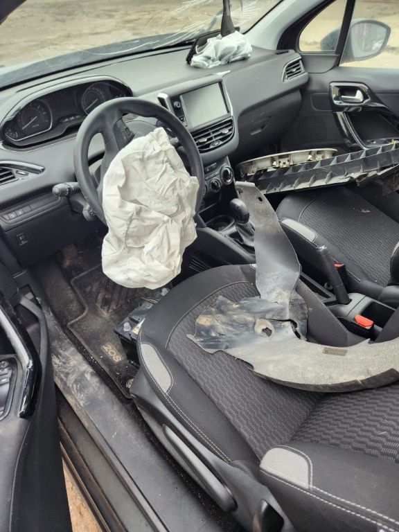 Scaune Fata Peugeot 208 Coupe 2016 1.2 HMZ 5+1